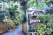 Hotelview: Jony's Beach Resort 