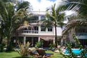 Hotelview: Paradise Bay Beach Resort 